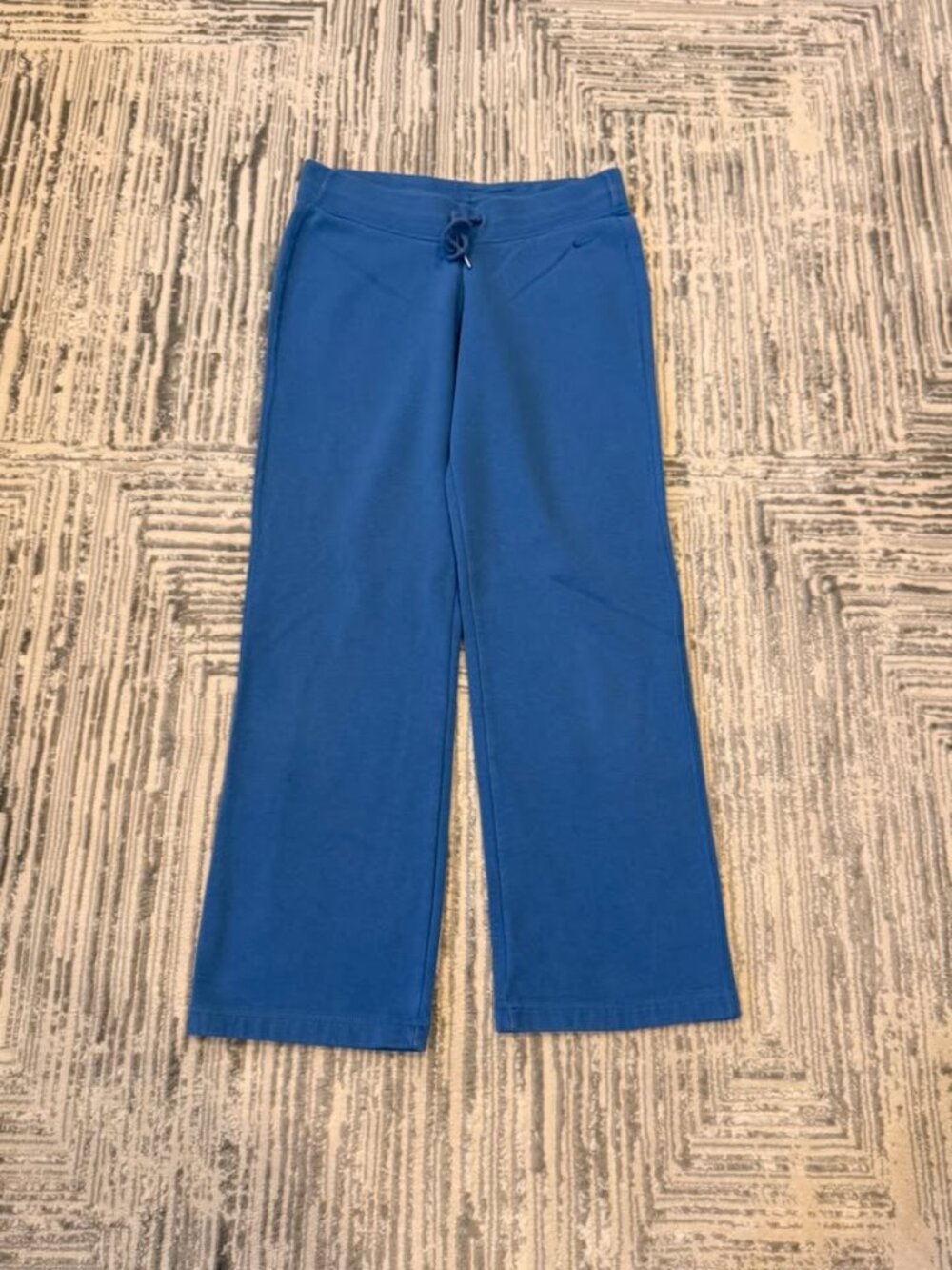 Nike women's medium blue fleece lined wide-leg sweatpants